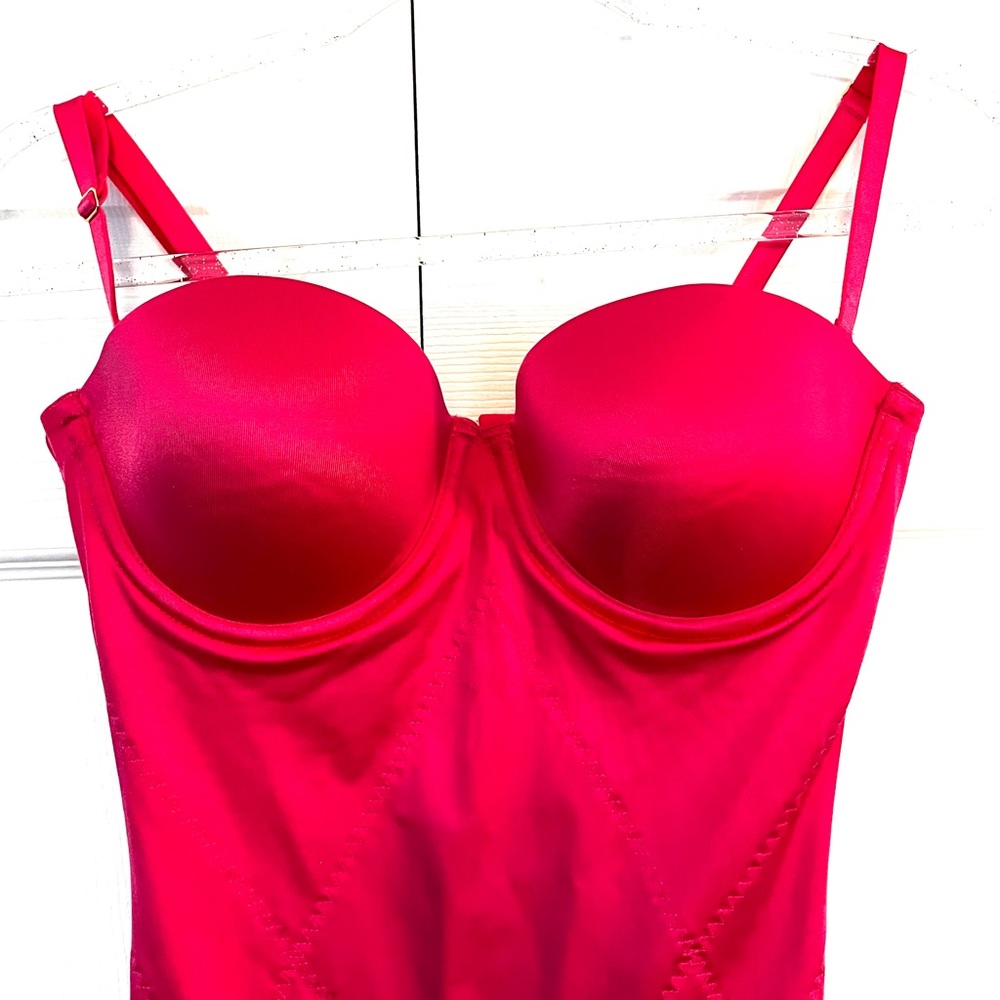 Victoria’s Secret Pink Power Figure Cupped Shaping Slip size 34D - Picture 2 of 15